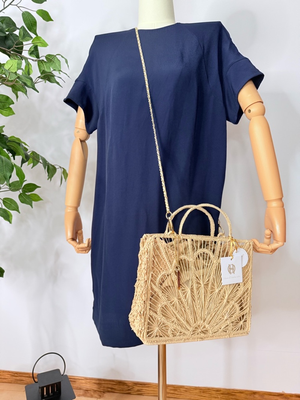 House of Harlow 1960 Beige Woven Crossbody Bag - Picture 2 of 9